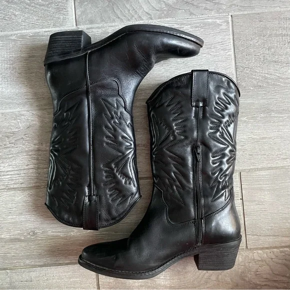 Black Leather Western Boots - Picture 3 of 15